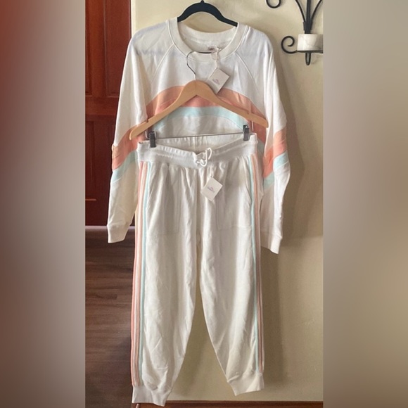 Faherty New with Tags Molly Jogger & Crew Neck - Picture 2 of 10